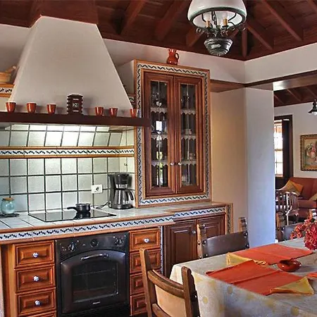 Chalet Casa Rural Tres Pinos Chalet *